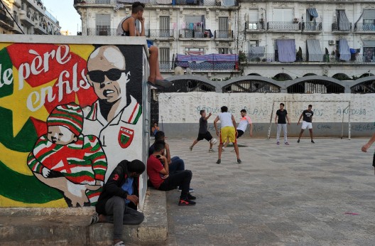 Street art / Le tag des fans de clubs dans l’espace urbain de la capitale : Entre art visuel et slogans sportifs hostiles !