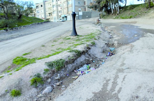 Réfection des routes et aménagement urbain à Djebel Ouahch (Constantine) : Un projet à l’arrêt depuis des mois