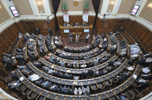 Élections sénatoriales : Des sénateurs saisissent la Cour constitutionnelle