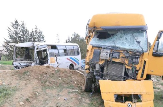 Deux collégiens tués et 33 blessés à Tiaret : L’appel de Tebboune pour lutter contre le «terrorisme routier»